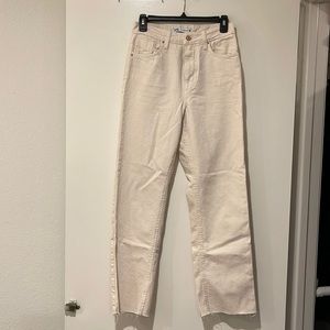 Zara straight leg cream/off white jeans. Size 4